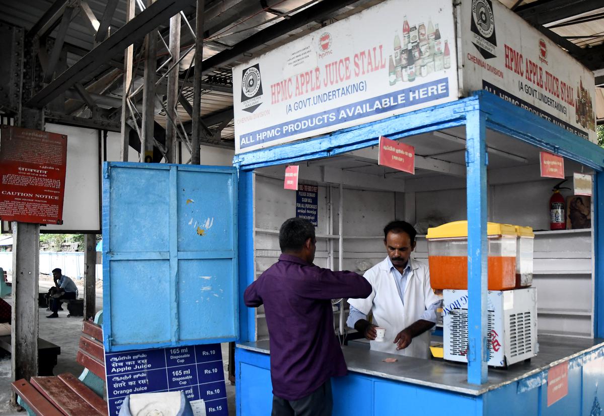 hpmc-apple-juice-outlets-in-railway-stations-face-closure-the-hindu